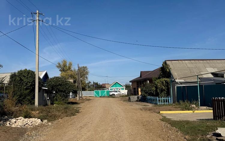 Отдельный дом · 2 комнаты · 65 м² · 3.7 сот., Физкультурная 44/1 за 10.5 млн 〒 в Уральске — фото 2