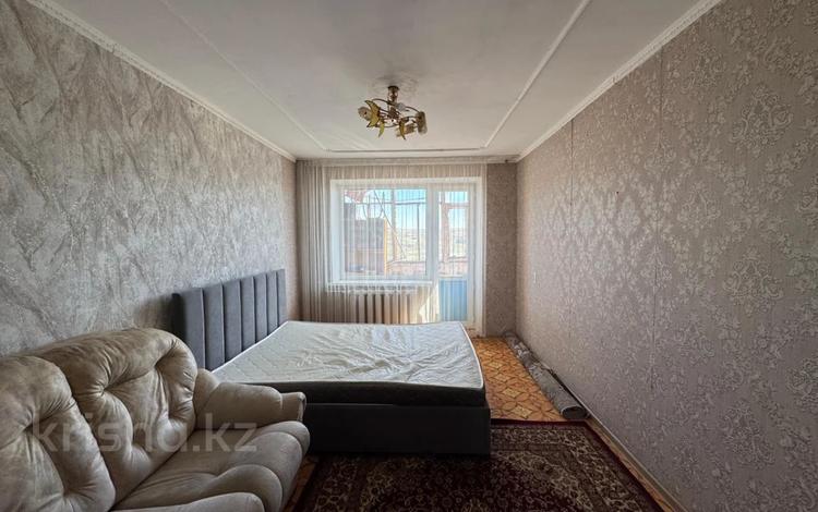 1-комнатная квартира · 35 м² · 8/9 этаж, 8-й мкр. за 7.5 млн ₸ в Темиртау — фото 2