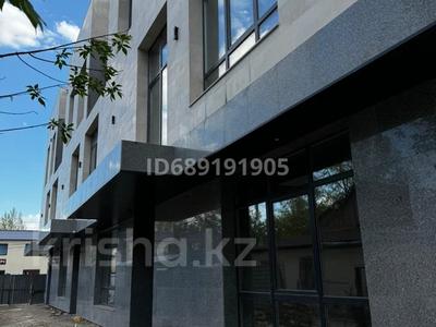 Отдельный дом · 7 комнат · 220 м² · 3 сот., мкр Новый Город, Коммисарова 11 за 85 млн 〒 в Караганде, Казыбек би р-н