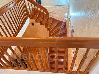 Жеке үй · 8 бөлме · 200 м² · 10 жүзд., Маметова 40, бағасы: 45 млн ₸ в 