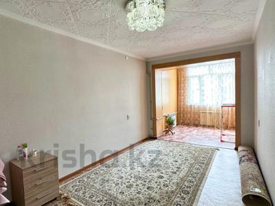 Продажа квартир в Жетысу обл.: 2-комнатная квартира · 52 м² · 3/5 этаж, Жулдыз за 15.5 млн 〒 2-комнатная квартира · 52 м² · 3/5 этаж, Жулдыз за 15.5 млн 〒 в Талдыкоргане, мкр военный городок Жулдыз