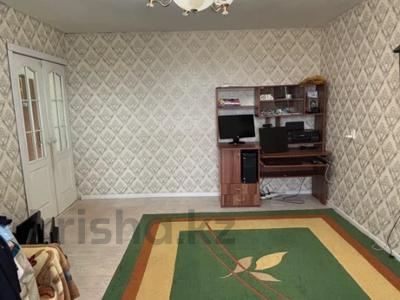 2-комнатная квартира · 50 м² · 5/5 этаж, Абулхайыр хана за 12.5 млн 〒 в Уральске