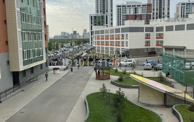2-бөлмелі пәтер · 55 м² · 3/9 қабат, Керей и Жанибек хандар 12/1, бағасы: 41 млн ₸ в Астане, Есильский р-н — фото 2
