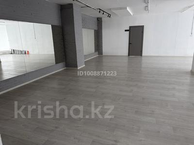 Фитнес и спорт, образование · 600 м² за 100 000 ₸ в Актобе, мкр 12