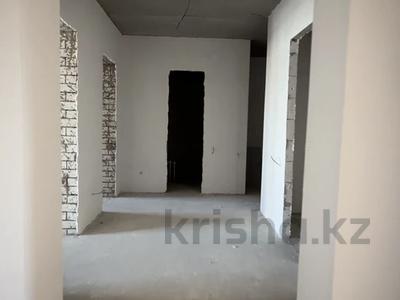 3-бөлмелі пәтер · 140 м² · 7/7 қабат, Алтын орда ш/а. 51в, бағасы: 45 млн ₸ в Актобе, мкр. Алтын орда