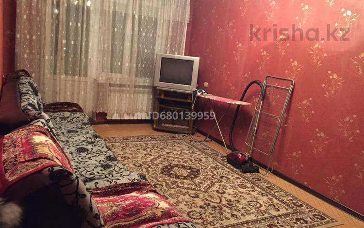 2-комнатная квартира, 42 м², 2 этаж помесячно, Гагарина 314 за 300 000 〒 в Алматы — фото 2