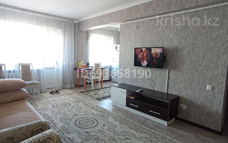 1-комнатная квартира, 32 м², 3/5 этаж, Мухамеджанова 17 за 12 млн 〒 в Балхаше — фото 2