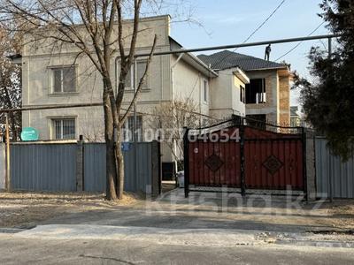Жеке үй · 7 бөлме · 300 м² · 8.8 сот., мкр Калкаман-2, Кабылбаева 109, бағасы: 200 млн 〒 в Алматы, Наурызбайский р-н