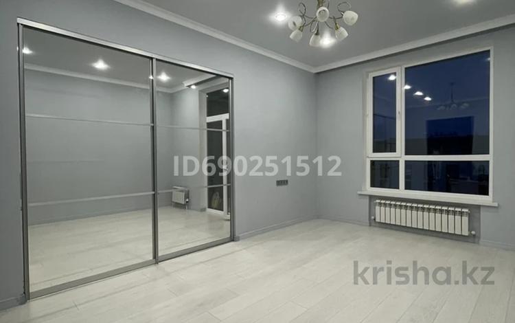 2-комнатная квартира, 63.5 м², 10/10 этаж, Бокейхана 25A — Мангелик Ел