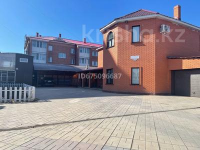 Отдельный дом · 5 комнат · 300 м² · 9 сот., Проезд Жамбыла 6 за 123 млн 〒 в Петропавловске