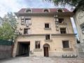 Отдельный дом · 15 комнат · 540 м² · 8 сот., Калдаякова за 4.3 млн ₸ в Алматы, Медеуский р-н — фото 2