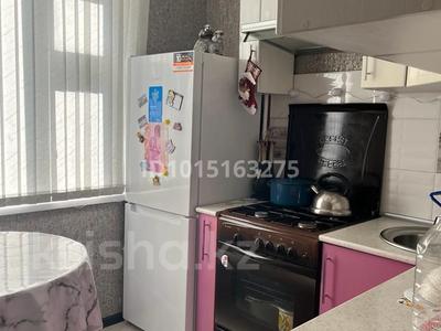 2-бөлмелі пәтер · 45 м² · 2/5 қабат, Айгүл ш/а, Сергея Тюленина — Ресторан Восточная сказка, бағасы: 150 000 ₸ в Уральске, мкр Айгуль