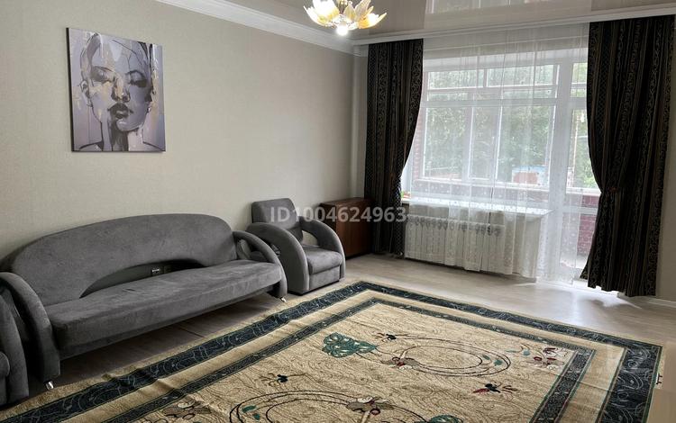 2-бөлмелі пәтер · 82 м² · 2/5 қабат, Михайловка ш/а., Мкр Михайловка ул Касыма Аманжолова, бағасы: 270 000 ₸ в Караганде, Казыбек би р-н — фото 2