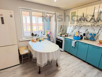 2-бөлмелі пәтер · 64 м² · 4/5 қабат, Жулдыз 33, бағасы: 24 млн ₸ в Талдыкоргане, мкр военный городок Жулдыз
