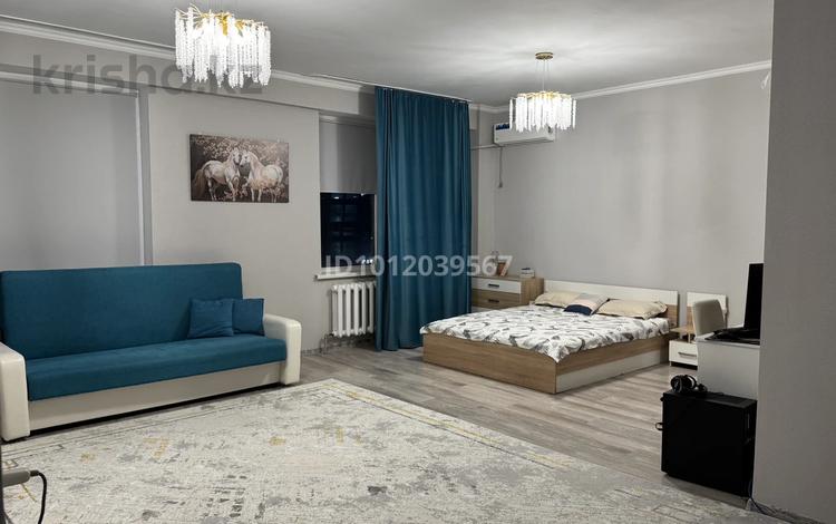 1-комнатная квартира · 60.5 м² · 4/7 этаж, ул. Достык 13/2 за 300 000 ₸ в Астане, Есильский р-н — фото 2