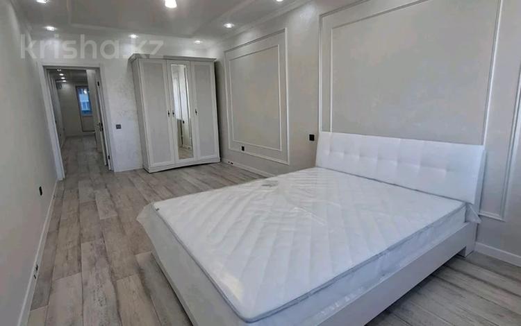 2-комнатная квартира · 80 м² · 10/12 этаж, 4-й микрорайон 62 — Рядом фэмли парк,Сити плюс,смол супермаркет за 45.5 млн ₸ в Конаеве — фото 2