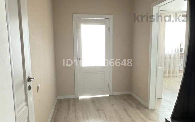 2-бөлмелі пәтер · 52 м² · 12/12 қабат, Айнаколь 60, бағасы: 25 млн ₸ в Астане, Алматы р-н — фото 2