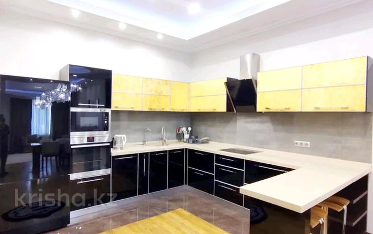 4-комнатная квартира · 190 м², Омаровой 37 за 900 000 ₸ в Алматы, Медеуский р-н — фото 10