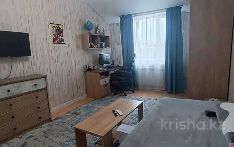 3-бөлмелі пәтер · 75 м² · 6/6 қабат, мкр Аксай-4 16 б — Саина-Жубанова.10-поликлиника, бағасы: 45 млн 〒 в Алматы, Ауэзовский р-н — фото 2