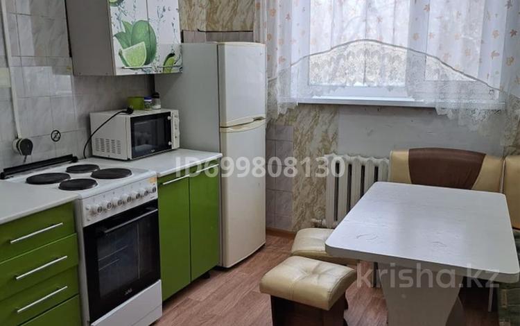 4-бөлмелі пәтер · 80 м² · 2/5 қабат · ай сайын, Улица Мамая батыра 99 — 72 квартал, бағасы: 250 000 〒 в Семее, мкр Красный Кордон — фото 2