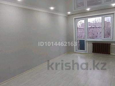 3-комнатная квартира · 63 м² · 5/5 этаж, Майкудук, Майкудук, 11а микрорайон 8 за 14.5 млн ₸ в Караганде, Алихана Бокейханова р-н