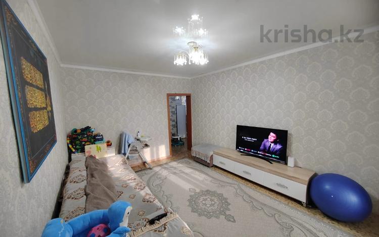 3-комнатная квартира · 55.9 м² · 2/2 этаж, проспект Ауэзова за 16.5 млн 〒 в Семее — фото 8