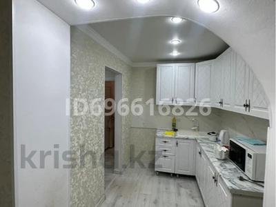 2-комнатная квартира, 55 м², 2/4 этаж, Самалш/а3мкр 30 за 11 млн 〒 в Жанаозен