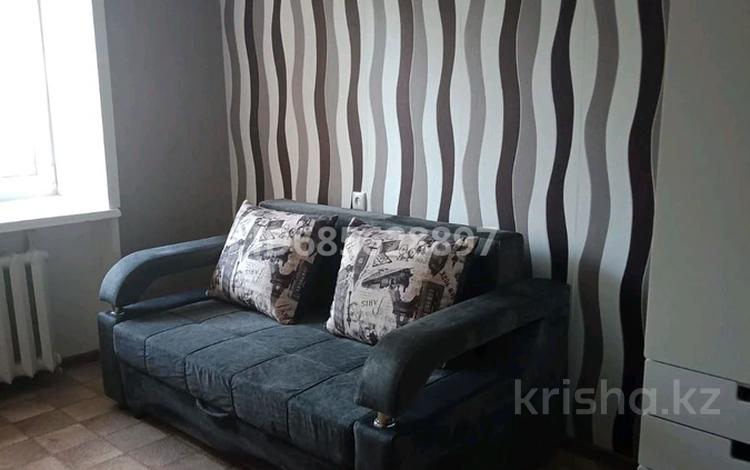 3-комнатная квартира · 60 м² · 4/5 этаж, Серикбаеаа 29 — Район магазина Ровесник за 180 000 ₸ в Усть-Каменогорске, Ульбинский — фото 2