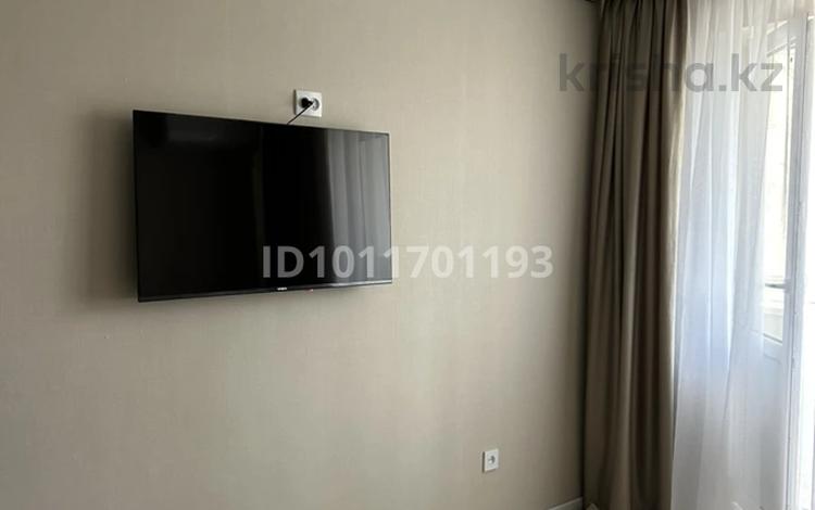 1-комнатная квартира · 34 м² · 3/5 этаж, мкр 4 17 — Абулхаирхана за 11 000 ₸ в Уральске — фото 2