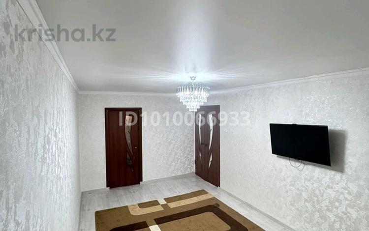 2-комнатная квартира · 49 м² · 5/5 этаж, мкр Мынбулак, Мкрн. Мынбулак 38 — Жібек жолы базары за 11.5 млн 〒 в Таразе — фото 2