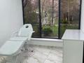 Салоны красоты, медцентры и аптеки, кабинеты и рабочие места · 22 м² за 180 000 〒 в Шымкенте