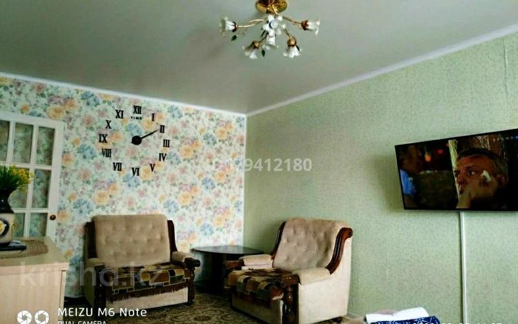 1-комнатная квартира, 34 м², 5/9 этаж посуточно, 7 микрорайон — Во дворе магазин Sulpak. за 8 000 〒 в Лисаковске — фото 4