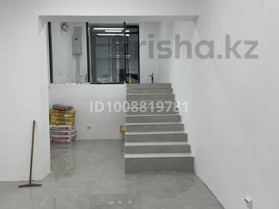 Еркін, кеңселер, дүкендер мен бутиктер, қоғамдық тамақтану орны, сұлулық салондары, медорталықтар мен дәріханалар, ойын-сауық · 86 м², бағасы: 6.3 млн 〒 в Астане, Алматы р-н