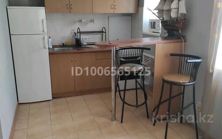 1-комнатная квартира · 34.4 м² · 3/5 этаж, Наурызбай батыра 16 за 250 000 ₸ в Алматы, Алмалинский р-н — фото 2