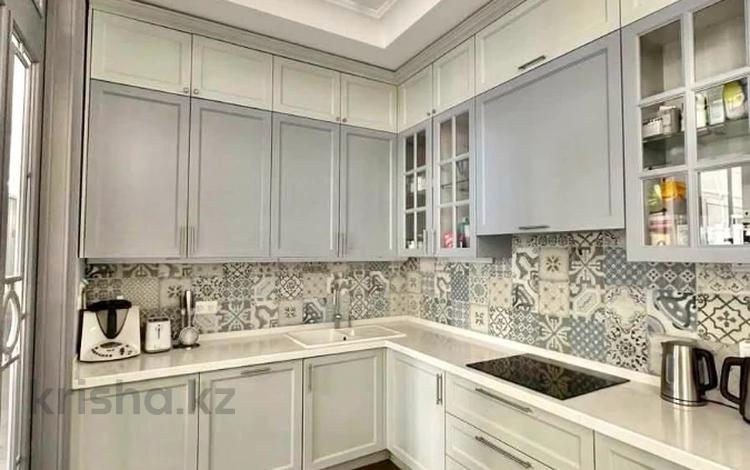 4-комнатная квартира · 165 м² · 6/10 этаж, Кабанбай Батыра 15 за 166 млн ₸ в Алматы, Медеуский р-н — фото 2