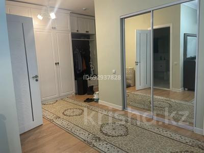 2-бөлмелі пәтер · 75 м² · 4/12 қабат · ай сайын, Улы Дала 55/2, бағасы: 300 000 〒 в Астане, Есильский р-н