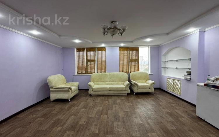4-комнатная квартира · 98.8 м² · 2/5 этаж, 15-й мкр 46 за 33.5 млн ₸ в Актау — фото 2