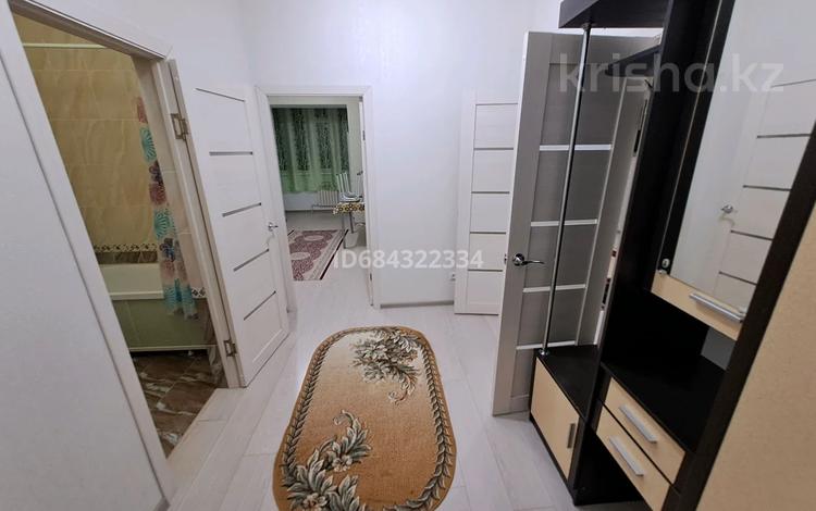 1-бөлмелі пәтер · 54 м² · 3/6 қабат, мкр. Алтын орда, Мустафы Шокая 11 — Возле школы Билим., бағасы: 150 000 ₸ в Актобе — фото 2
