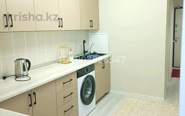 2-бөлмелі пәтер · 56.6 м² · 4/5 қабат, 15-ш/а. 53, бағасы: 200 000 ₸ в Актау, 15-й мкр — фото 2