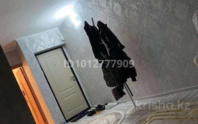 2-бөлмелі пәтер · 40.6 м² · 4/5 қабат, Астана 19, бағасы: 8 млн ₸ в Аксу — фото 2