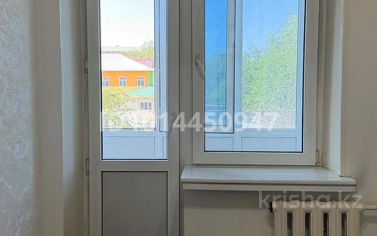 3-комнатная квартира · 57.4 м² · 2/4 этаж, Микрайон 3 5 — Микрайон 3 дом 5 за 20 млн ₸ в Байкент — фото 2