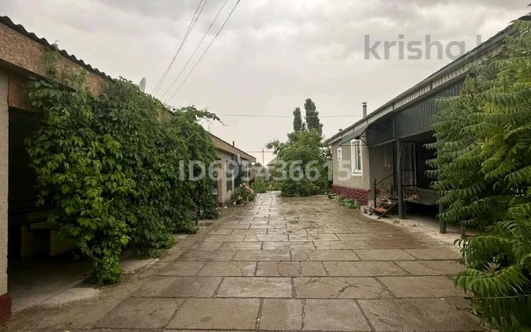 Отдельный дом · 5 комнат · 160 м² · 15 сот., Чкалов 13 — Центр за 40 млн ₸ в Шу — фото 2