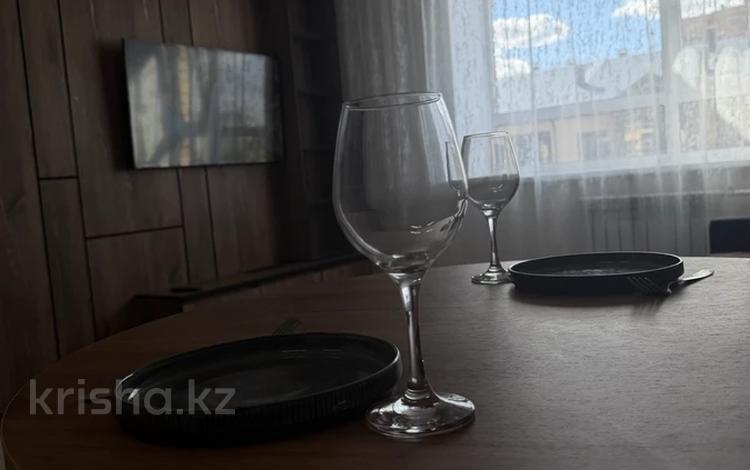 1-бөлмелі пәтер · 45 м², Садвокасова 11 — Люкс апартаменты в центре города,парк,цон,рынок,окжетпес,НИШ,Ниш,алея,университет,мырзахметова, бағасы: 13 000 ₸ в Кокшетау — фото 2