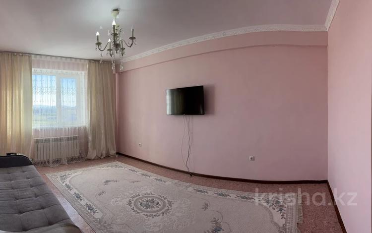 1-комнатная квартира, 43 м², 15/16 этаж помесячно, Болашак за 110 000 〒 в Талдыкоргане, мкр Болашак — фото 2