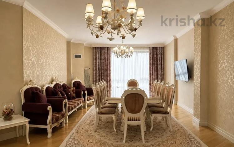 4-комнатная квартира · 200 м² · 4/6 этаж, Фурманова 301 за ~ 1.2 млн ₸ в Алматы, Медеуский р-н — фото 2