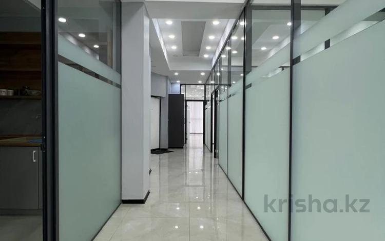Офисы, кабинеты и рабочие места · 160 м² за ~ 2.2 млн ₸ в Алматы, Бостандыкский р-н — фото 12