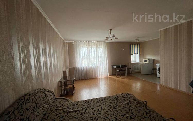 1-комнатная квартира, 37 м², 5/9 этаж, Назарбаева 91 за 12.5 млн 〒 в Павлодаре — фото 2