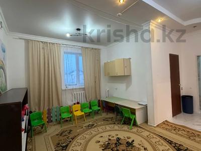 Жеке үй · 4 бөлме · 170 м² · 10 сот., Альфараби 48, бағасы: 37 млн 〒 в Талапкер 