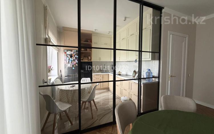 4-бөлмелі пәтер · 92 м² · 3/6 қабат, ул. Академика Бектурова 136, бағасы: 65 млн ₸ в Павлодаре — фото 2