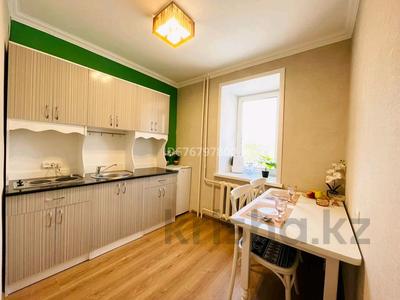 1-комнатная квартира · 40 м² · 3/5 этаж, Кенесары 23 дом за 15 000 ₸ в Бурабае